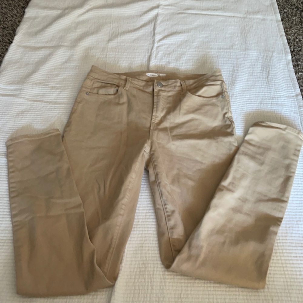 Like new! Old Navy Rockstar Khaki pants
